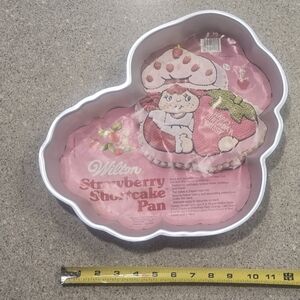 Wilton Strawberry Shortcake Cake Pan - Silver